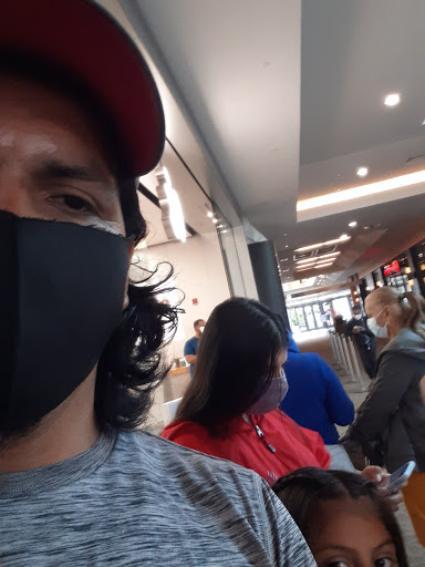 Computer Store «Apple Trumbull», reviews and photos, 5065 Main St, Trumbull, CT 06611, USA