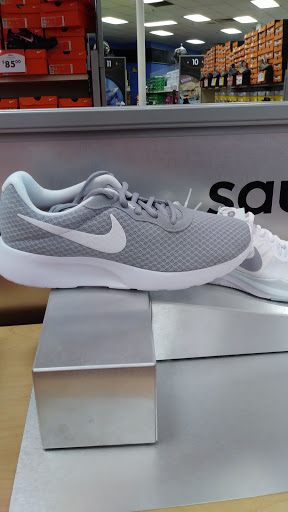 Shoe Store «Shoe Carnival», reviews and photos, 2945 Scottsville Rd, Bowling Green, KY 42104, USA