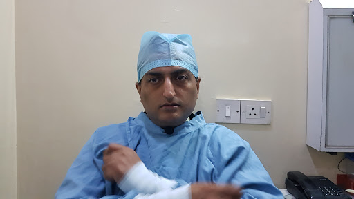 Dr. Rajesh Bhalla Best Orthopaedic Surgeon AIIMS, Spine Surgery, Knee replacement, Sports Injury Specialist, Joint Preserving Surgeon