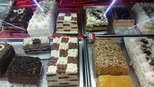 Shopping Mall «Sunrise Plaza Shopping Center», reviews and photos, 656 Wellwood Ave, Lindenhurst, NY 11757, USA