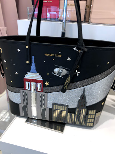 Fashion Accessories Store «Michael Kors», reviews and photos, 20-A Killingworth Turnpike #430, Clinton, CT 06413, USA