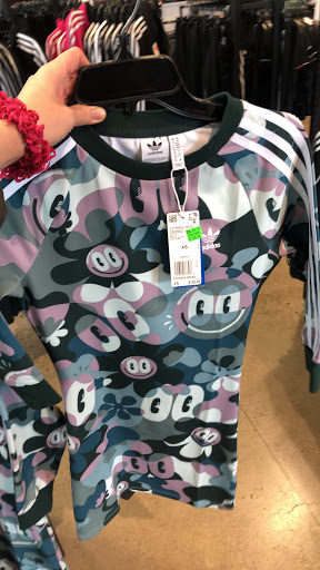 Sporting Goods Store «adidas Outlet Store Woodburn», reviews and photos, 1001 N Arney Rd Ste 400, Woodburn, OR 97071, USA