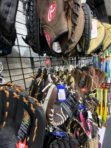 Sporting Goods Store «Play It Again Sports Los Alamitos», reviews and photos, 4141 Katella Ave, Los Alamitos, CA 90720, USA