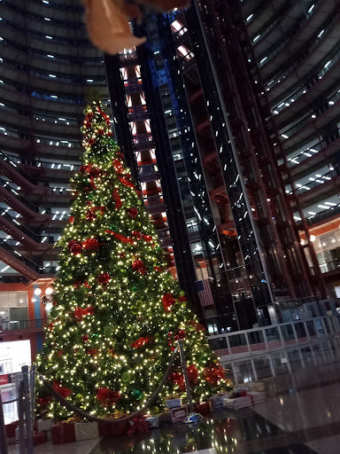 Shopping Mall «Atrium», reviews and photos, 100 W Randolph St, Chicago, IL 60601, USA