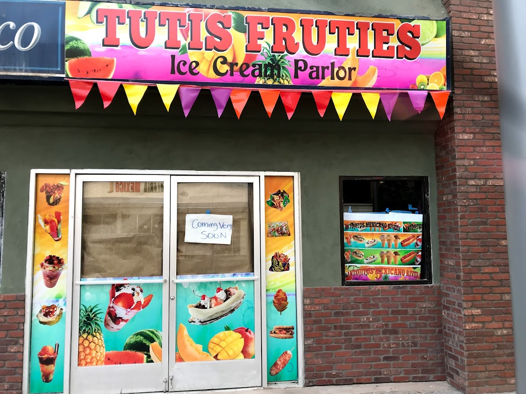 Tutis Fruties ice cream parlor