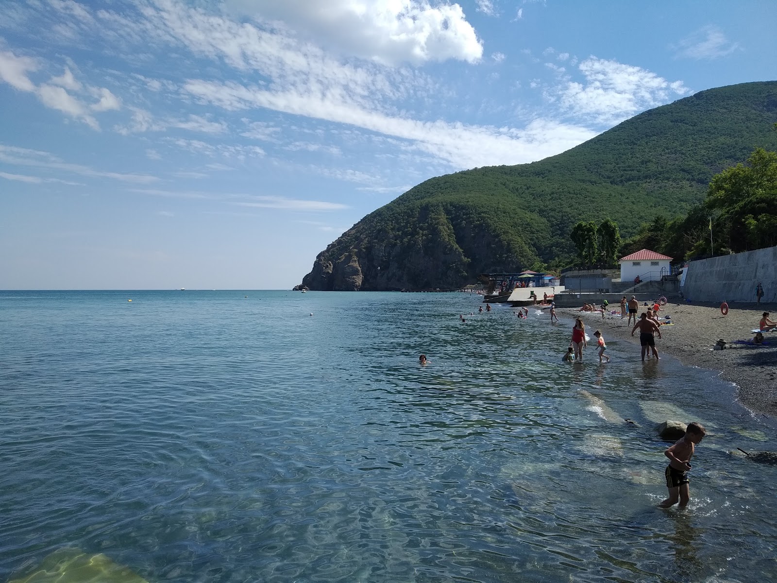 Valokuva Crimea hotel beachista. puhtaustasolla korkea