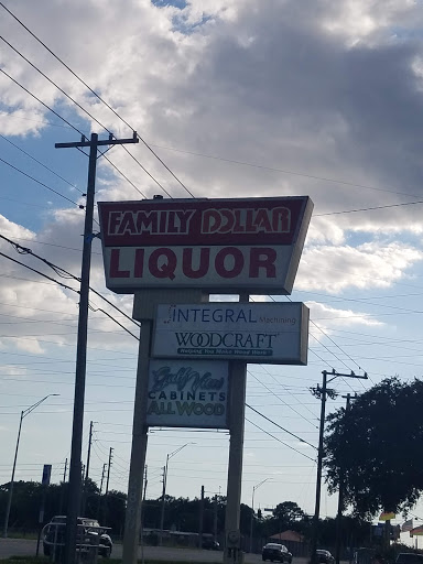 Liquor Store «Woodys Liquor & Fine Wine», reviews and photos, 2862 Roosevelt Blvd, Clearwater, FL 33760, USA