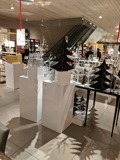 Furniture Store «Crate and Barrel», reviews and photos, 4589 La Jolla Village Dr, San Diego, CA 92122, USA