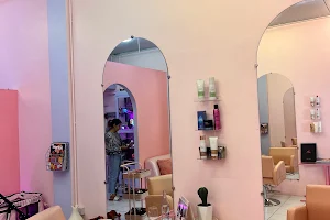 Pinkies Hair Bar image