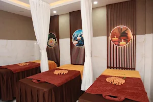 Massage Trị Liệu Lụa Spa Tân Bình image