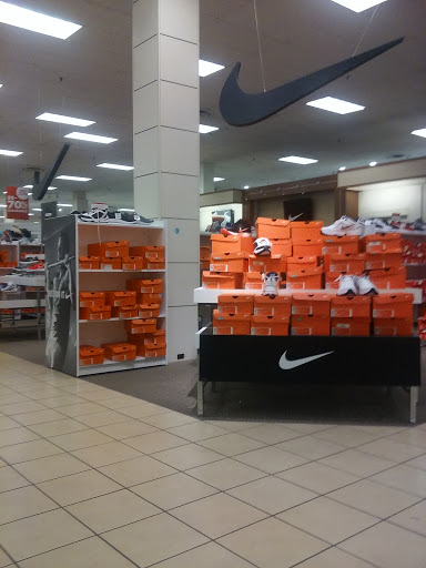 Department Store «JCPenney», reviews and photos, 5100 N Montclair Plaza Ln, Montclair, CA 91763, USA