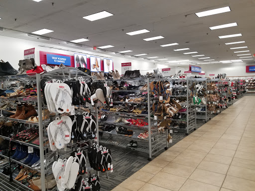 Clothing Store «Burlington Coat Factory», reviews and photos, 705 Granite St, Braintree, MA 02184, USA