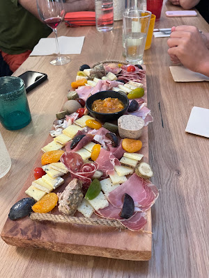 Marée Basse Cave & Bar à Vins à Les Sables-d'Olonne