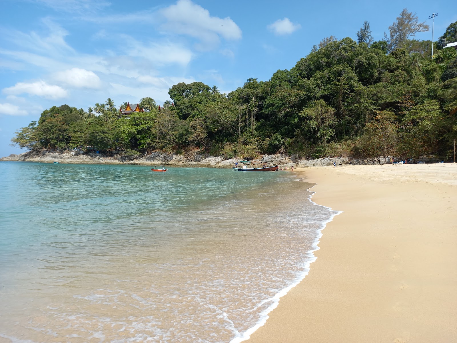 Fotografija Laem Sing Beach z prostoren zaliv