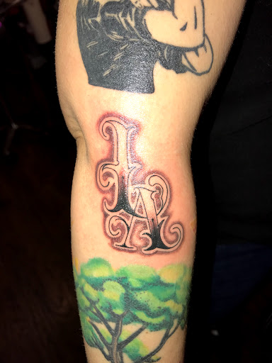 Tattoo Shop «Burien Tattoo -White Center», reviews and photos, 9619 16th Ave SW, Seattle, WA 98106, USA