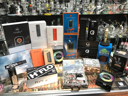 Tobacco Shop «Hot Box Smoke Shop», reviews and photos, 1111 El Camino Real #3, Santa Clara, CA 95050, USA