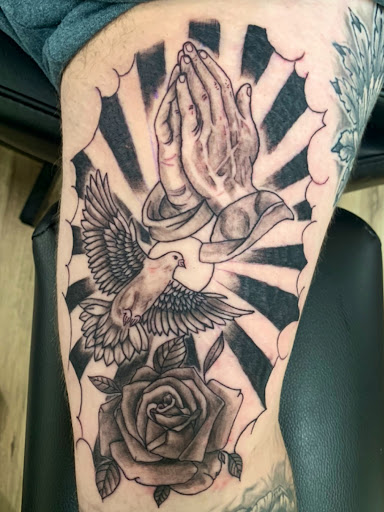 Explore easy flower tattoo ideas, creative tattoo ideas in Warren, available at Inkognito Tattoo