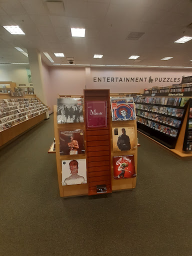 Book Store «Barnes & Noble», reviews and photos, 1738 Hill Rd N, Pickerington, OH 43147, USA