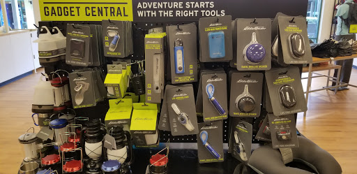 Clothing Store «Eddie Bauer Outlet», reviews and photos, 230 Outlet Village Blvd, Lebanon, TN 37090, USA