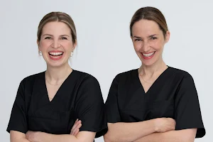 Zahnärztinnen Dr. Müller & Dr. Fichte image