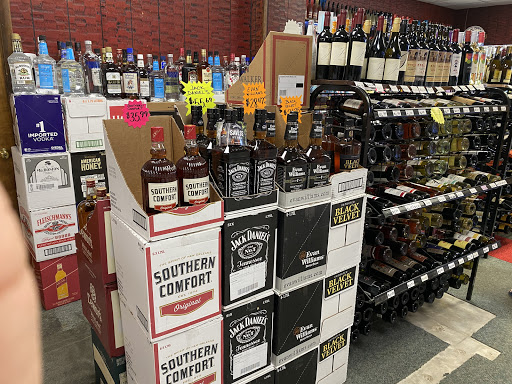 Liquor Store «Day Hollow Wine & Liquor Store», reviews and photos, 409 Day Hollow Rd, Endicott, NY 13760, USA