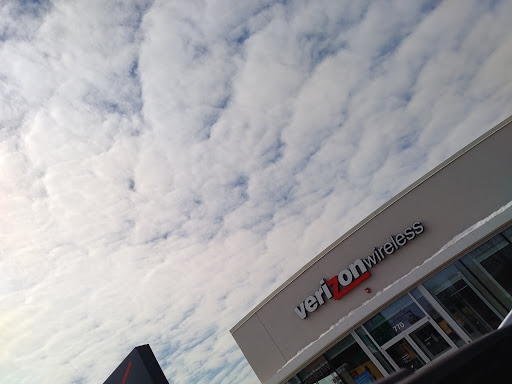 Cell Phone Store «Verizon», reviews and photos, 770 Gallivan Blvd, Dorchester, MA 02122, USA