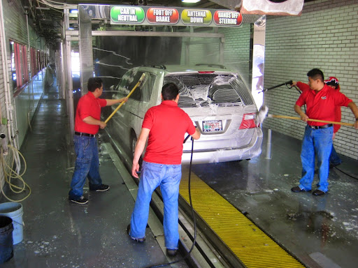 Car Wash «Raceway Carwash & Detail Center», reviews and photos, 211 W Rand Rd, Arlington Heights, IL 60004, USA