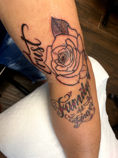 Tattoo Shop «Highlander Tattoo», reviews and photos, 4516 Curry Ford Rd, Orlando, FL 32812, USA