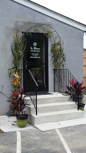 In Bloom, Flowers and Gifts, 1165 Old York Rd, Abington, PA 19001, USA, 
