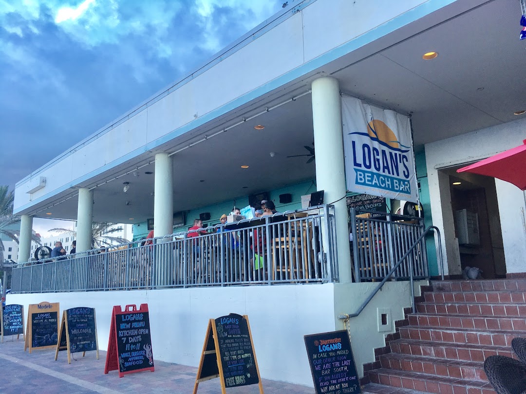 Logans Beach Bar