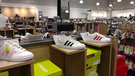 Shoe Store «DSW Designer Shoe Warehouse», reviews and photos, 4049 Grand Ave, Chino, CA 91710, USA