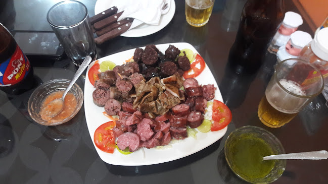 Grill House - Almuerzos, Asados, Moros y Menestras - Restaurante