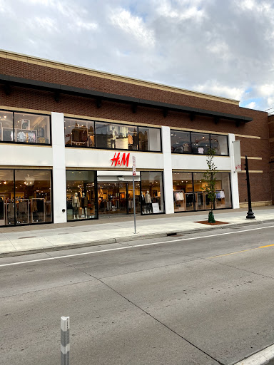 Computer Store «Apple Uptown», reviews and photos, 3018 Hennepin Ave, Minneapolis, MN 55408, USA