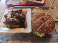 Plats et boissons du Restaurant de hamburgers La Cantine Chedde à Passy - n°1