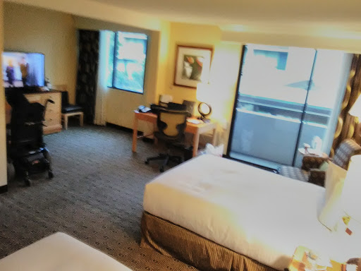 Hotel «DoubleTree by Hilton Hotel Berkeley Marina», reviews and photos, 200 Marina Blvd, Berkeley, CA 94710, USA