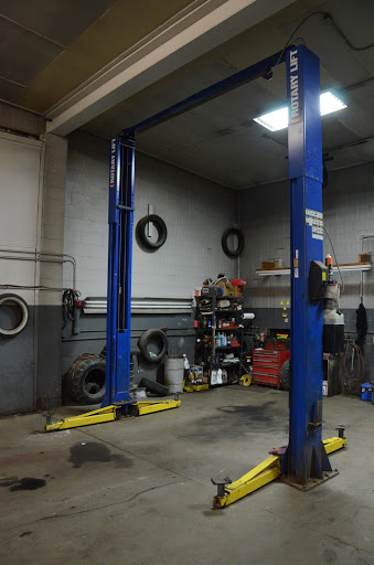 Tire Shop «R & T Tire Pros», reviews and photos, 804 W Jefferson St, Tipton, IN 46072, USA