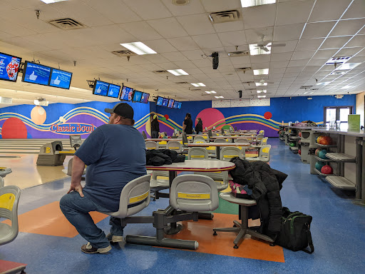 Bowling Alley «Classic Bowl», reviews and photos, 11707 Round Lake Blvd NW, Coon Rapids, MN 55433, USA