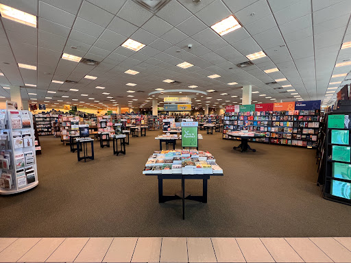Book Store «Barnes & Noble Booksellers Palms Crossing», reviews and photos, 3300 W Frontage Rd #1100, McAllen, TX 78501, USA