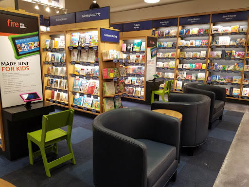 Book Store «Amazon Books», reviews and photos, 3441 N Southport Ave, Chicago, IL 60657, USA