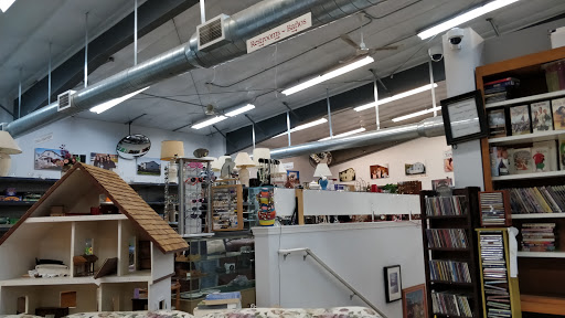 Thrift Store «Lake Chelan Valley Habitat for Humanity», reviews and photos, 518 E Woodin Ave, Chelan, WA 98816, USA