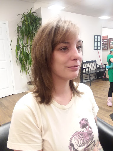 Hair Salon «5th Avenue Hair Salon», reviews and photos, 1032-C Greenville Hwy, Hendersonville, NC 28792, USA