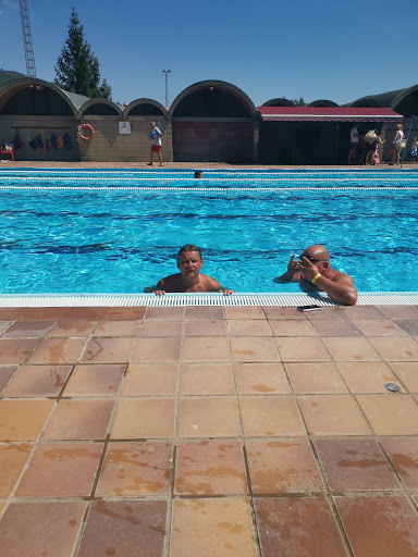 Piscina Municipal Josep Villa en Castellfollit de la Roca, Girona