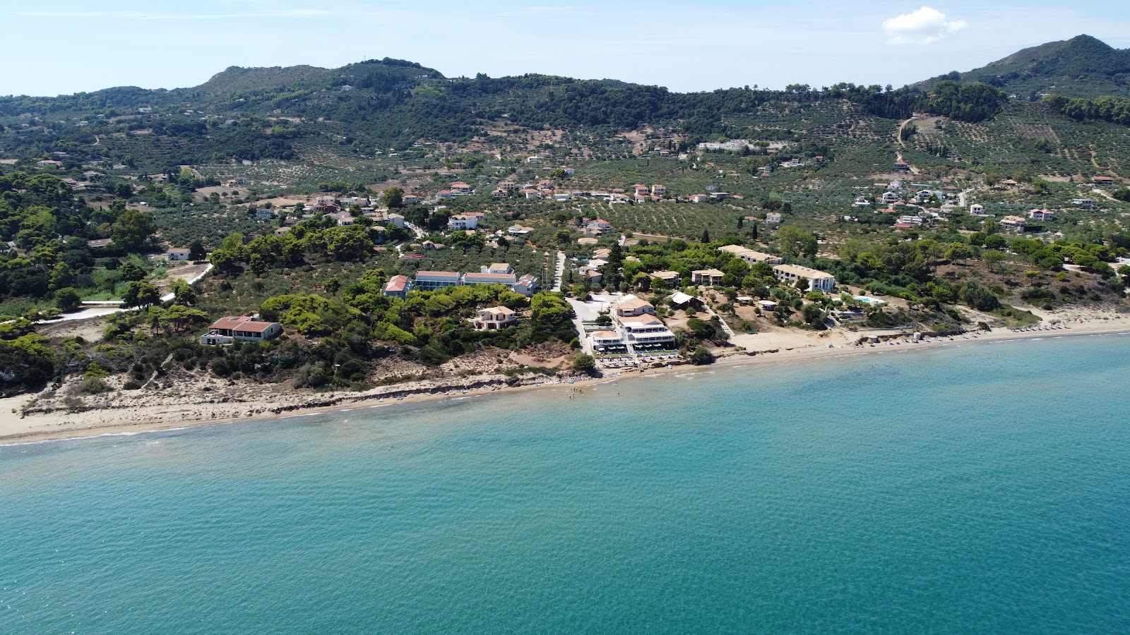 Foto di Paralia Vasilikos - luogo popolare tra gli intenditori del relax