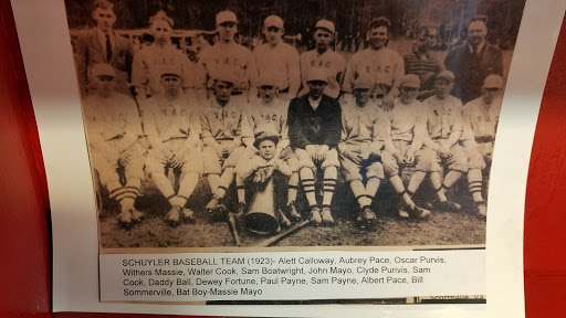 Grocery Store «Howardsville General Store», reviews and photos, 3340 James River Rd, Howardsville, VA 24562, USA