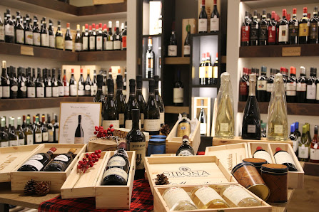 NOSTRO enoteca Largo Flavio Domiziano, 15/16, 18, 00145 Roma RM, Italia