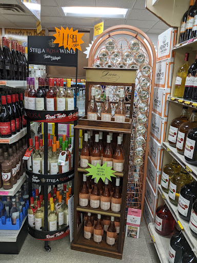 Liquor Store «Tiverton Liquor Store», reviews and photos, 65 Main Rd, Tiverton, RI 02878, USA