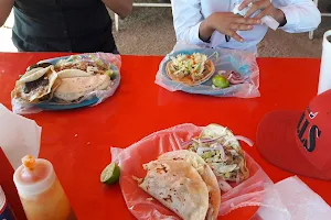 Tacos De Guisos "EL DIEZ" image
