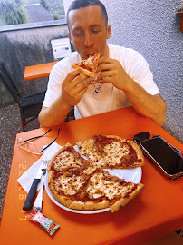 Plats et boissons du Pizzas à emporter LOCA LA PIZZA à Guchen - n°3