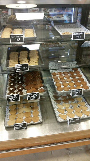 Pet Supply Store «Dog Dish», reviews and photos, 1778 Utica Square, Tulsa, OK 74114, USA