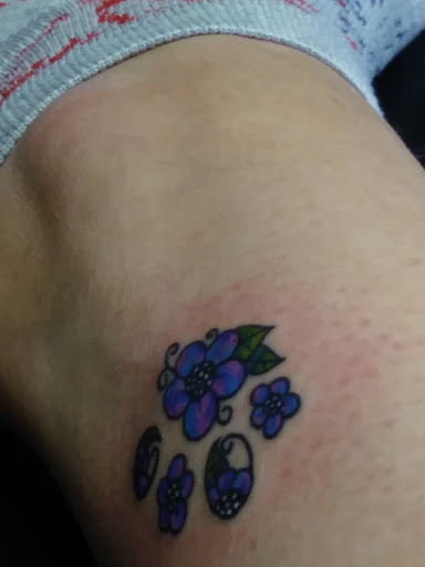 Tattoo Shop «Catch 22 Tattoo», reviews and photos, 1505 Madison Ave, Painesville, OH 44077, USA